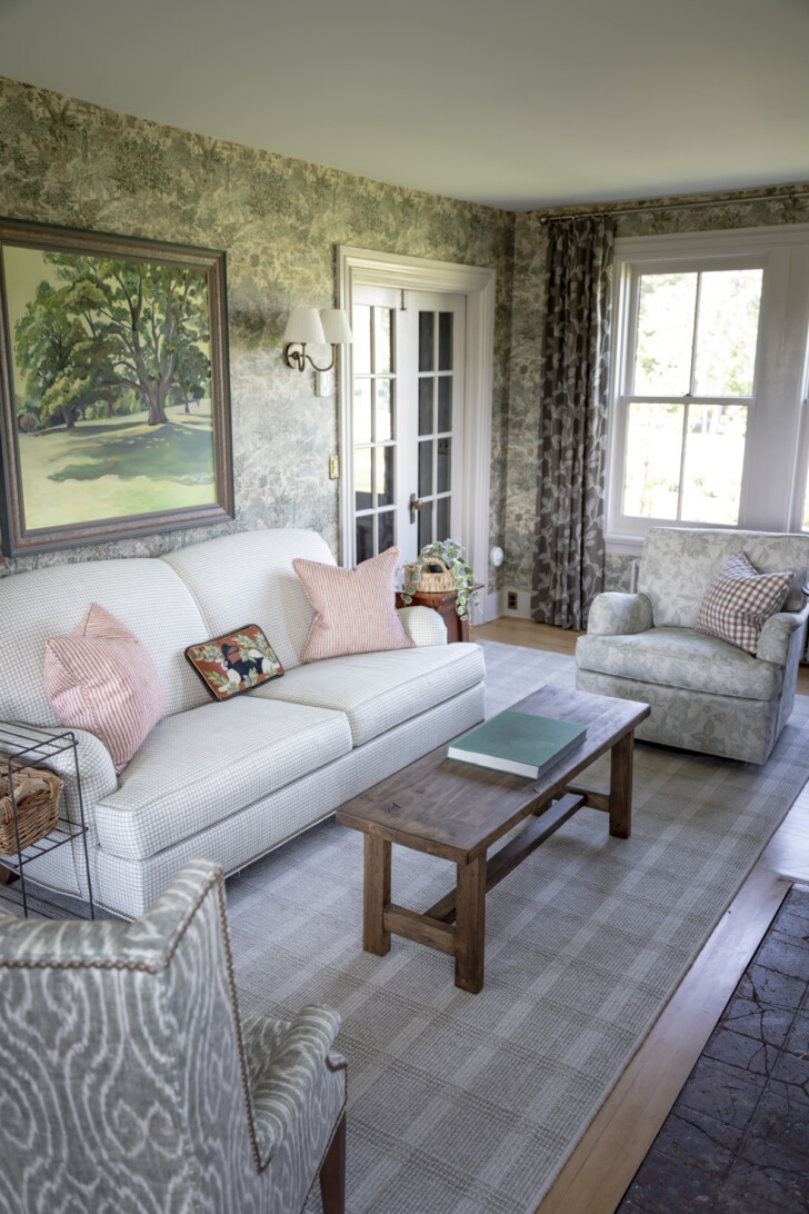 in-law apartment with wallpaper, oil painting and mixed patterns