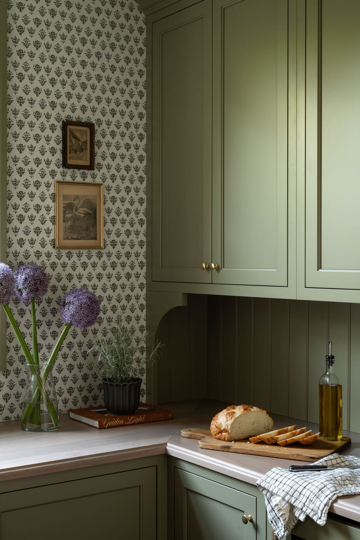 deep apple green paint